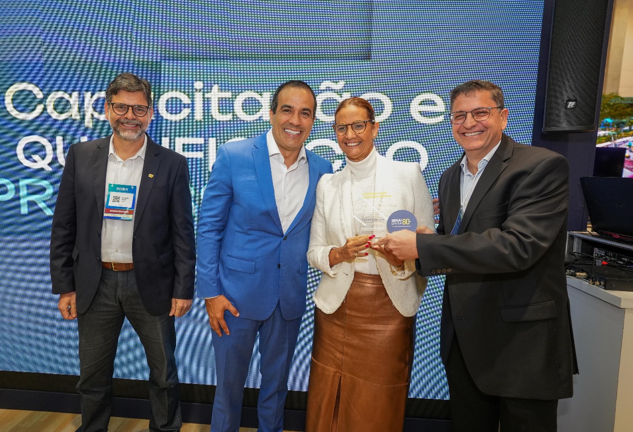 A honraria foi entregue na abertura da feira pelo diretor regional do Serviço Nacional de Aprendizagem Industrial (Senai), Evandro Mazo, ao prefeito Bruno Reis durante a solenidade A honraria foi entregue na abertura da feira pelo diretor regional do Serviço Nacional de Aprendizagem Industrial (Senai), Evandro Mazo, ao prefeito Bruno Reis durante a solenidade