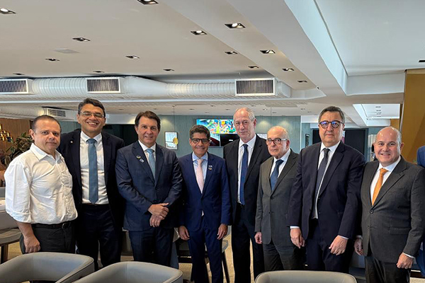 ACM Neto (União) se encontrou com Ciro Gomes (PDT) em Brasília ACM Neto (União) se encontrou com Ciro Gomes (PDT) em Brasília