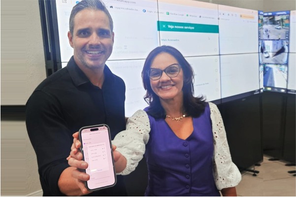 O secretário municipal de Inovação e Tecnologia, Alberto Braga, e a diretora da Secretaria Municipal de Políticas para Mulheres, Infância e Juventude, Fernanda Cerqueira O secretário municipal de Inovação e Tecnologia, Alberto Braga, e a diretora da Secretaria Municipal de Políticas para Mulheres, Infância e Juventude, Fernanda Cerqueira