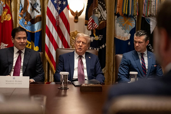 O presidente dos EUA, Donald Trump, m reunião na Casa Branca