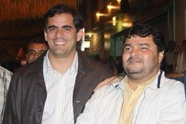 O deputado federal Leur Lomanto Jr. (União) com o ex-prefeito de Seabra José Luiz Maciel Rocha, conhecido como Rochinha