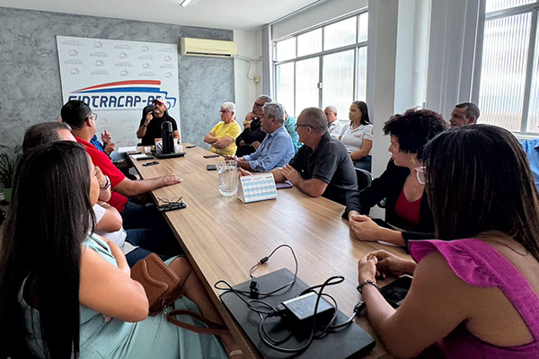 Dirigentes sindicai da Bélgica visitaram a sede da UGT-BA nesta segunda-feira (25) Dirigentes sindicai da Bélgica visitaram a sede da UGT-BA nesta segunda-feira (25)