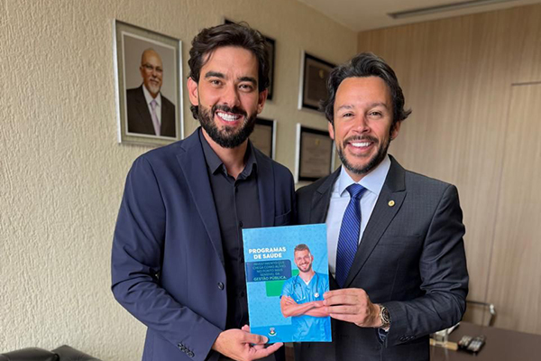 O secretário da Saúde de Luís Eduardo Magalhães, Pedro Henrique Ribeiro, com o deputado federal Mário Negromonte Júnior O secretário da Saúde de Luís Eduardo Magalhães, Pedro Henrique Ribeiro, com o deputado federal Mário Negromonte Júnior