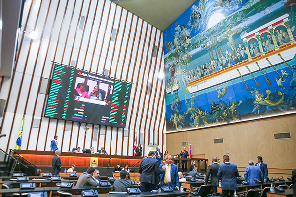 Imagem de Assembleia aprova pagamento de abono extraordinário para profissionais da educação