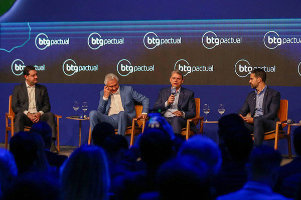 Os governadores Ratinho Jr. (PSD-PR), Ronaldo Caiado (União Brasil-GO), Tarcísio de Freitas (Republicanos-SP) e Eduardo Leite (PSD-RS) Os governadores Ratinho Jr. (PSD-PR), Ronaldo Caiado (União Brasil-GO), Tarcísio de Freitas (Republicanos-SP) e Eduardo Leite (PSD-RS)