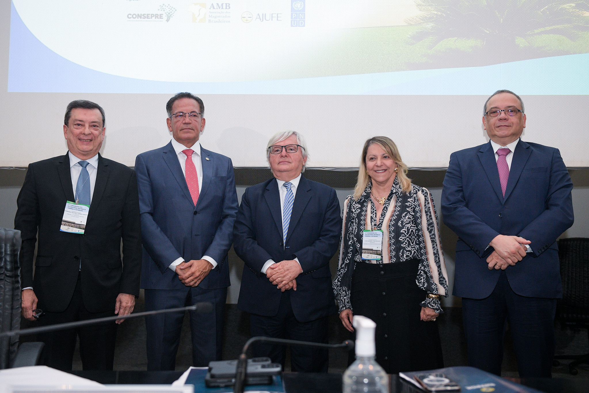 O evento discutiu formas de ampliar a integração e a cooperação em matéria institucional e jurisdicional entre o STJ, os Tribunais de Justiça e os Tribunais Regionais Federais O evento discutiu formas de ampliar a integração e a cooperação em matéria institucional e jurisdicional entre o STJ, os Tribunais de Justiça e os Tribunais Regionais Federais