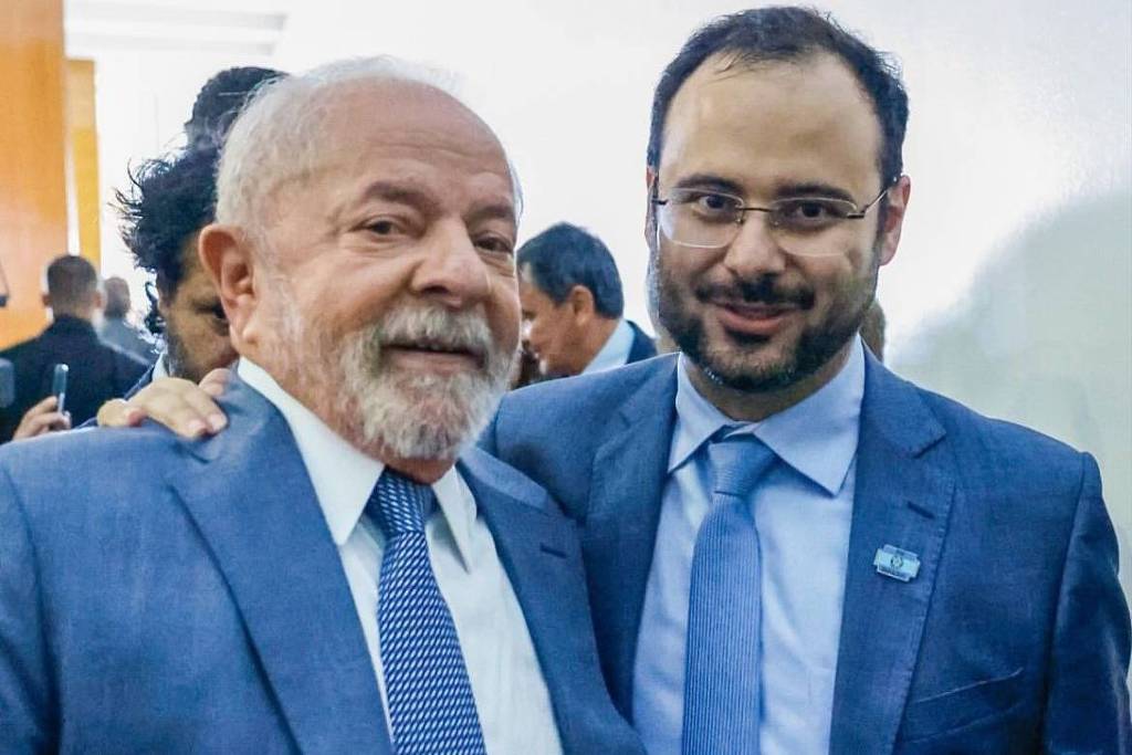 O secretário nacional do Consumidor, Paulo Pereira, ao lado do presidente Lula O secretário nacional do Consumidor, Paulo Pereira, ao lado do presidente Lula