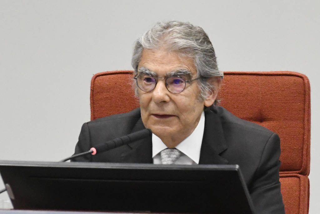 O ministro aposentado do STF Carlos Ayres Britto durante colóquio internacional sobre justiça climática e democracia
