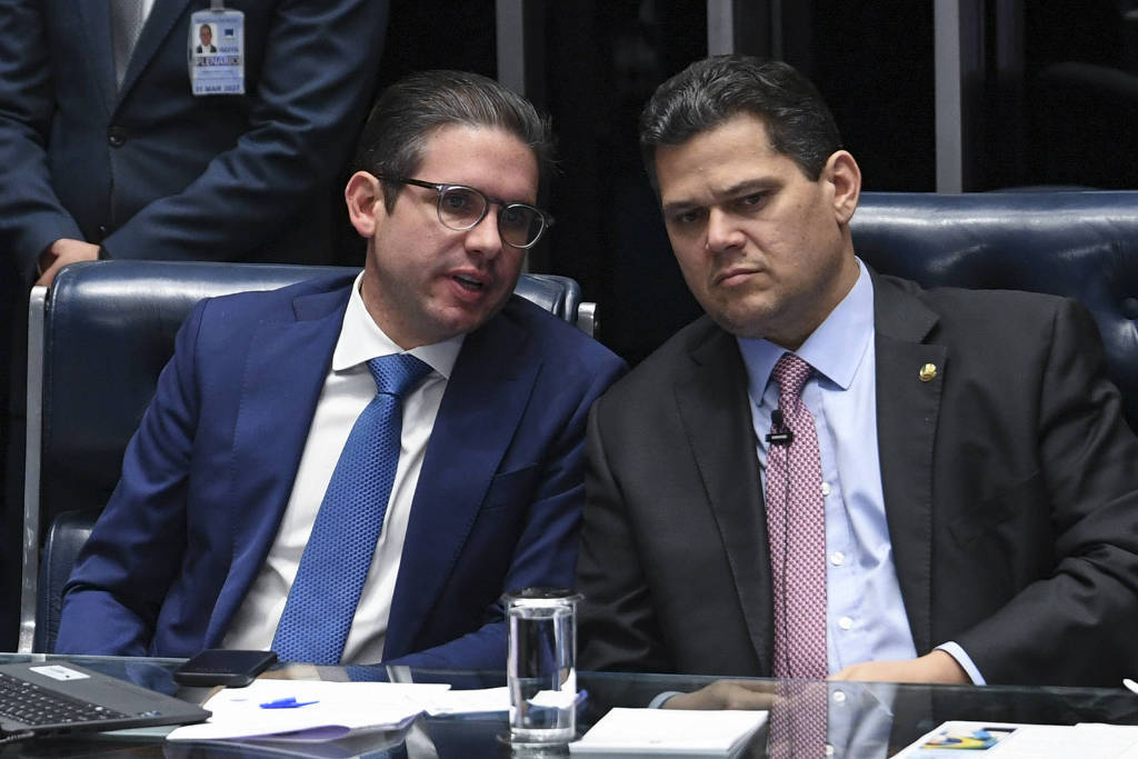 O presidente da Câmara dos Deputados, Hugo Motta (Republicanos-PB), ao lado do presidente do Senado, Davi Alcolumbre (União Brasil-AP), durante sessão plenária em julho O presidente da Câmara dos Deputados, Hugo Motta (Republicanos-PB), ao lado do presidente do Senado, Davi Alcolumbre (União Brasil-AP), durante sessão plenária em julho