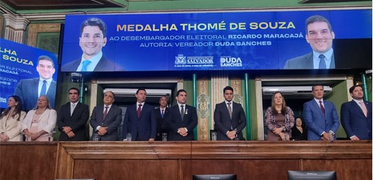 Honraria foi entregue ao desembargador eleitoral substituto, Ricardo Borges Maracajá