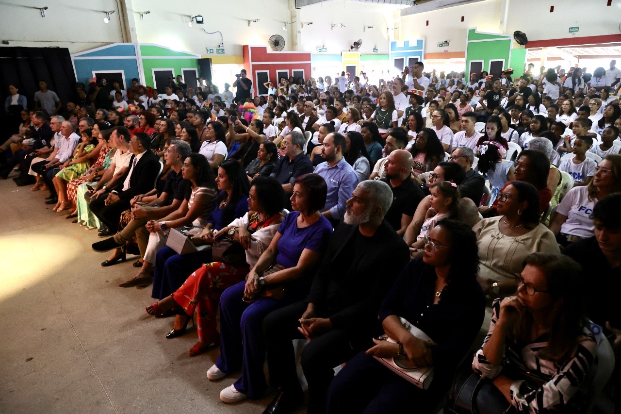 Nesta terça, alguns dos assistidos apresentaram o espetáculo infantil ‘As Aventuras de Pinóquio’ Nesta terça, alguns dos assistidos apresentaram o espetáculo infantil ‘As Aventuras de Pinóquio’