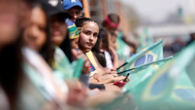 O acesso às arquibancadas será controlado e encerrado assim que a capacidade máxima for atingida O acesso às arquibancadas será controlado e encerrado assim que a capacidade máxima for atingida