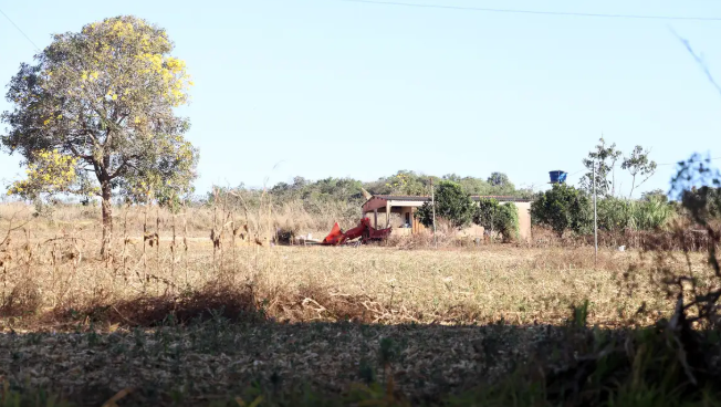 O agricultor Joaquim Moreira, de 86 anos de idade, ao receber o documento, garantiu que nasceu e criou-se na comunidade rural de Antinha de Baixo O agricultor Joaquim Moreira, de 86 anos de idade, ao receber o documento, garantiu que nasceu e criou-se na comunidade rural de Antinha de Baixo