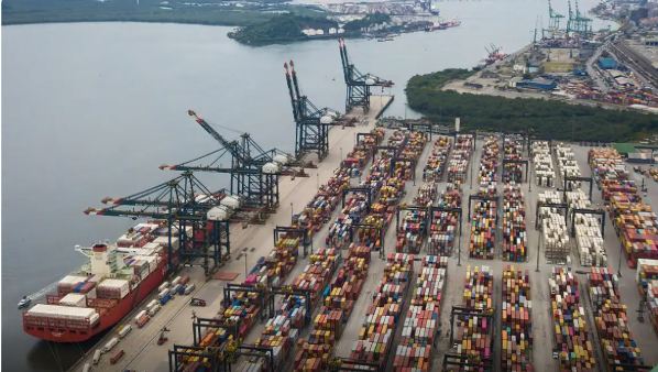 Programa prevê R$ 30 bilhões do Fundo Garantidor de Exportações Programa prevê R$ 30 bilhões do Fundo Garantidor de Exportações