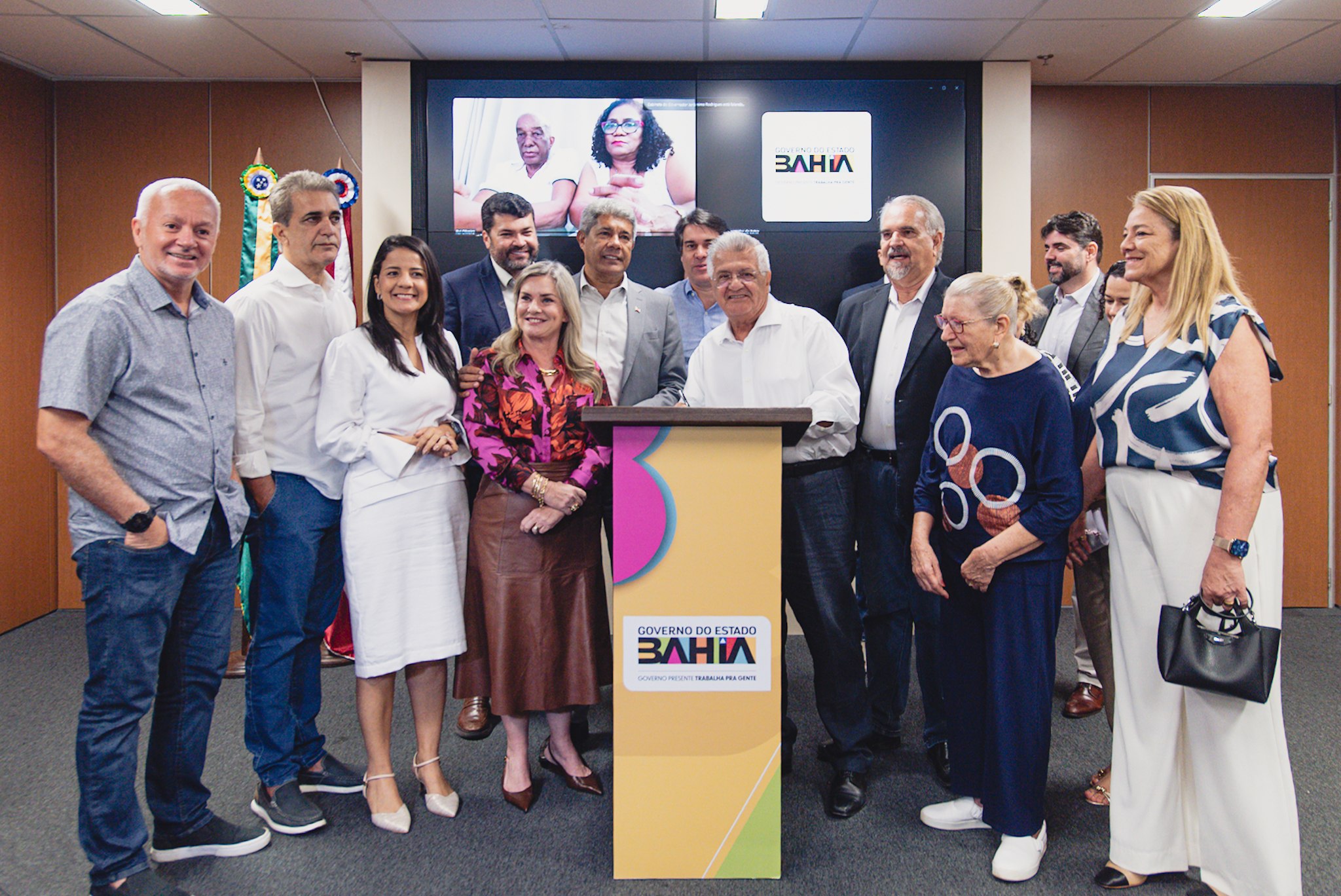 Ao todo, 87 mil profissionais serão beneficiados