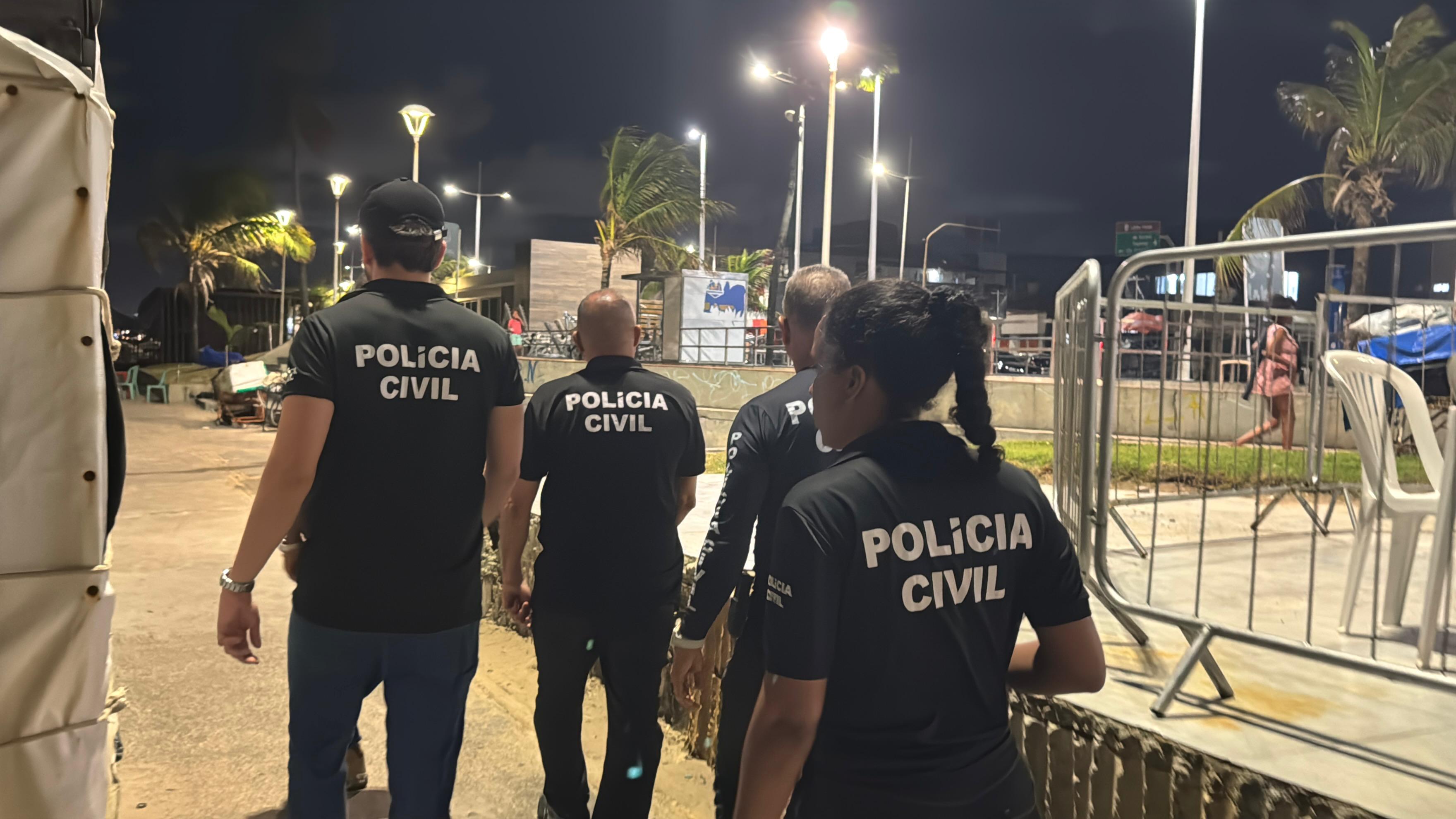 Ação conjunta apreendeu motocicletas, mais de 200 equipamentos e notificou estabelecimentos comerciais na orla do bairro Ação conjunta apreendeu motocicletas, mais de 200 equipamentos e notificou estabelecimentos comerciais na orla do bairro