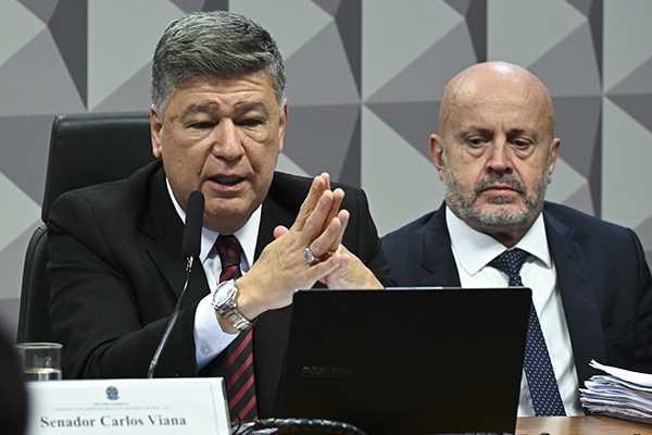 O senador e presidente da Comissão Parlamentar Mista de Inquérito (CPMI), Carlos Viana (Podemos-MG)
