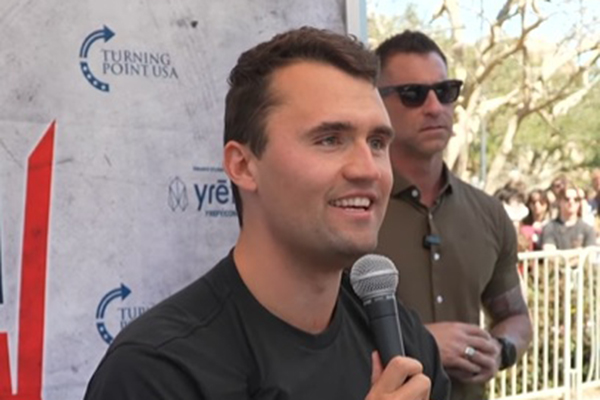 Influenciador conservador Charlie Kirk Influenciador conservador Charlie Kirk