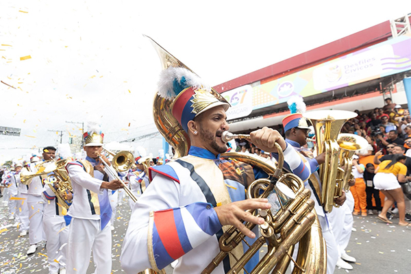 Desfile cívico dos 267 anos de Camaçari