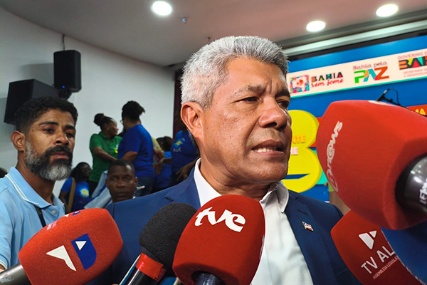 O governador Jerônimo Rodrigues (PT)