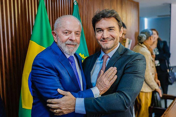 O ministro do Turismo, Celso Sabino, e o presidente Lula 