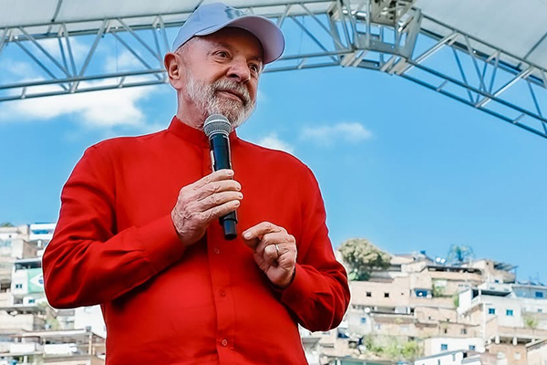 O presidente Lula (PT) durante solenidade nesta quinta-feira (4) de lançamento do programa Gás do Povo, em Belo Horizonte