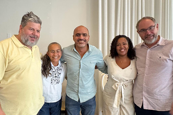 Ao centro, Marcelo Carvalho com dirigente nacionais da Rede: Paulo Miranda, Heloísa Helena, Alice Gabino e Paulo Lamac Ao centro, Marcelo Carvalho com dirigente nacionais da Rede: Paulo Miranda, Heloísa Helena, Alice Gabino e Paulo Lamac