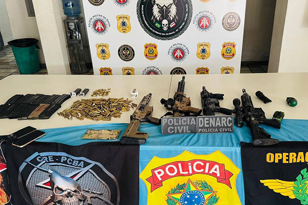 Operação da PF contra facções criminosas apreende fuzis de alto calibre no sul da Bahia Operação da PF contra facções criminosas apreende fuzis de alto calibre no sul da Bahia