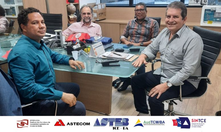 O encontro marcou o lançamento de uma campanha salarial unificada das três entidades O encontro marcou o lançamento de uma campanha salarial unificada das três entidades