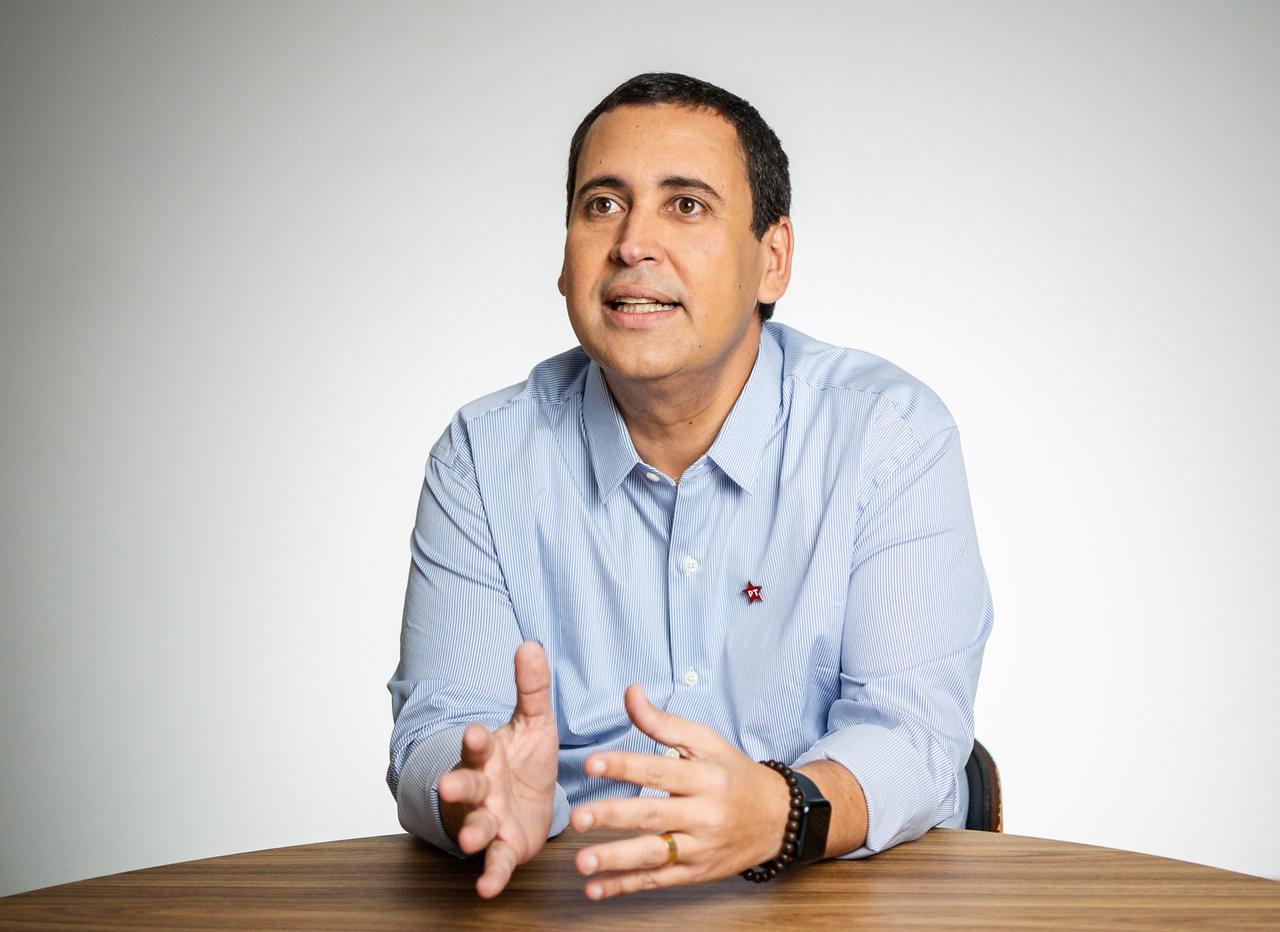 Éden Valadares, presidente do PT na Bahia Éden Valadares, presidente do PT na Bahia