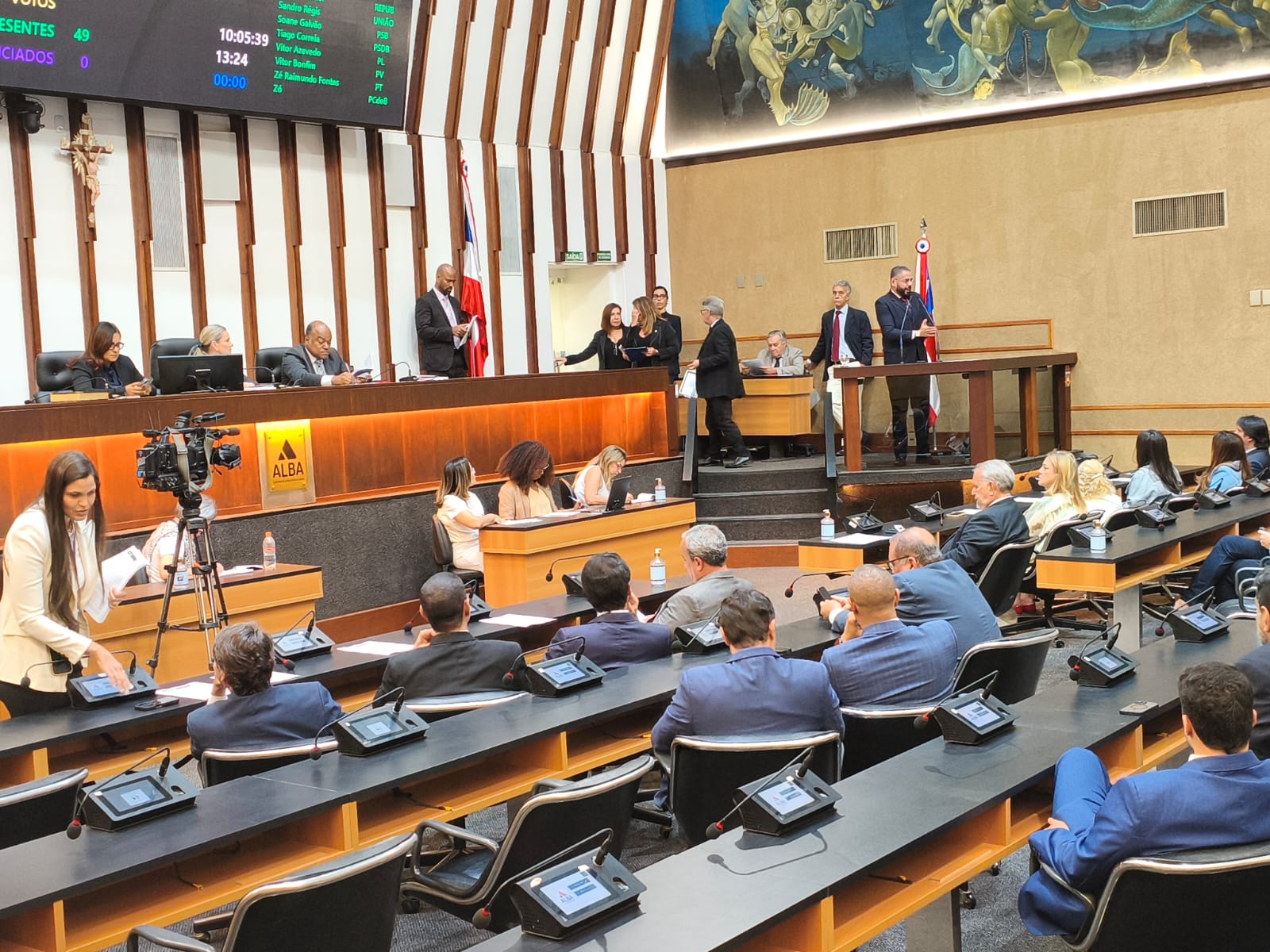 O plenário da Assembleia decidiu pela manutenção da prisão de Binho Galinha