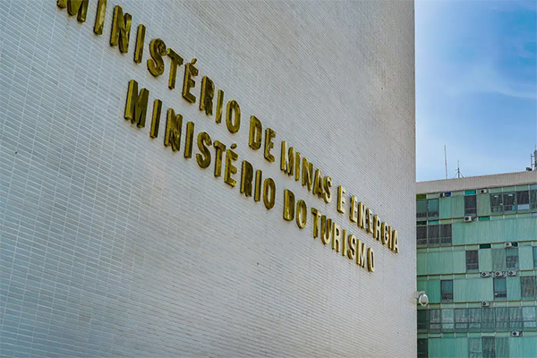 Ministério das Minas e Energia (MME) Ministério das Minas e Energia (MME)