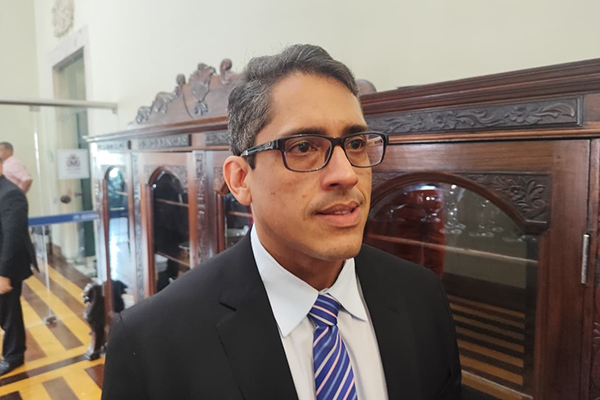 O presidente da Comissão de Constituição e Justiça (CCJ), vereador Sidininho (PP)